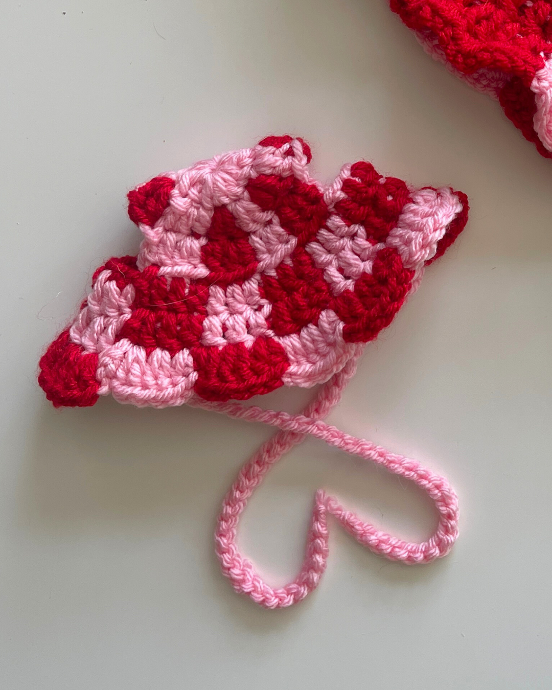 cat crochet checkered bucket hat (baby pink + cherry red)