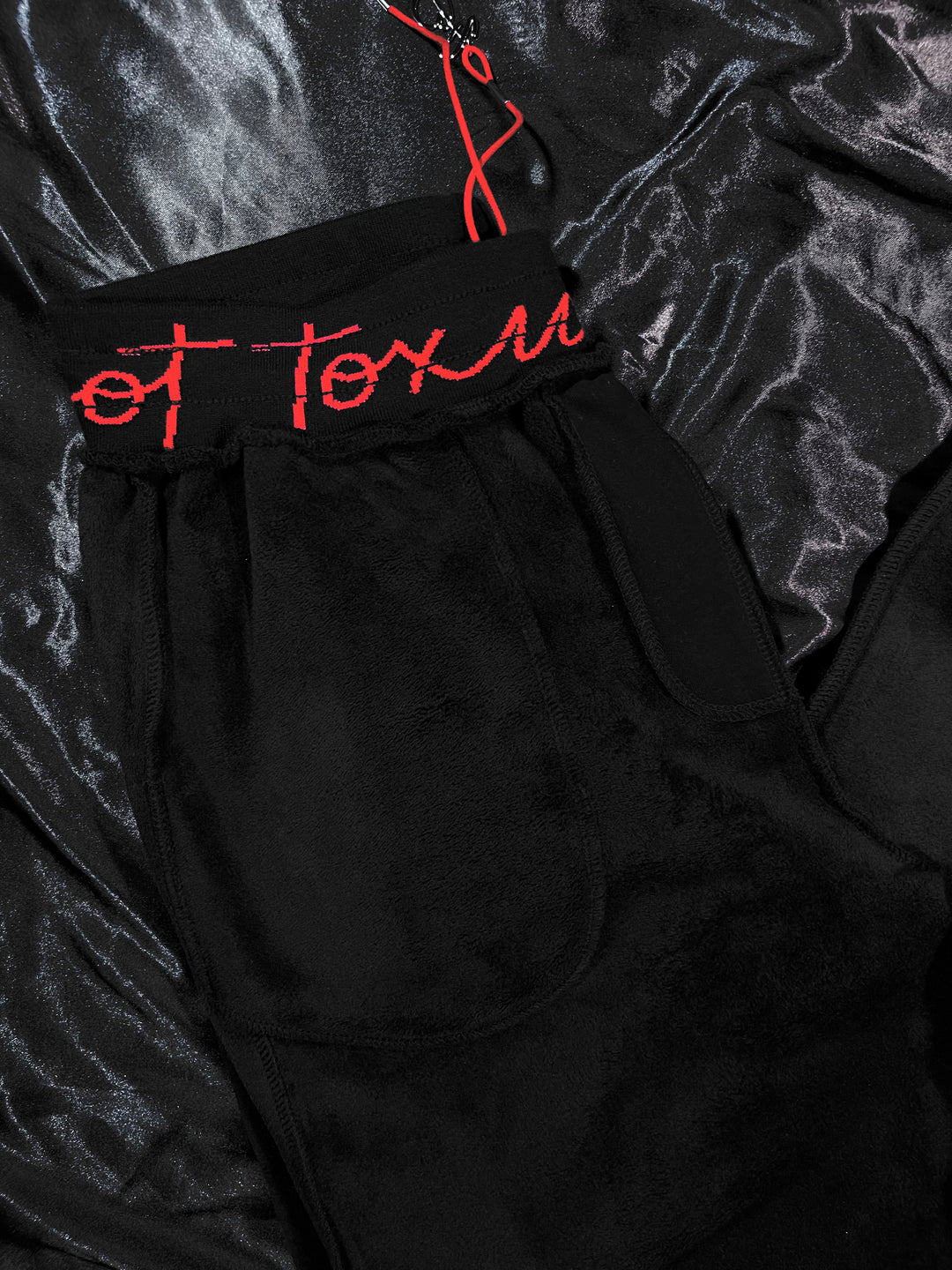 "LOVE IS NOT TOXIC" SET, Winter Vault 2026